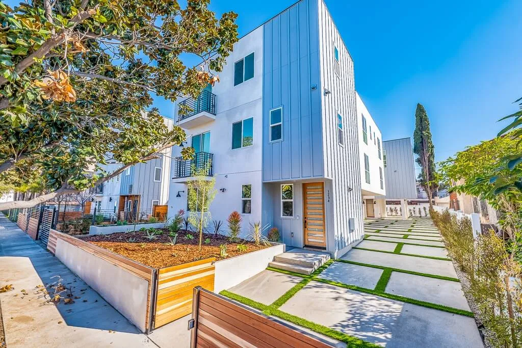 1238 N Beachwood Dr - HsH Prod. -46