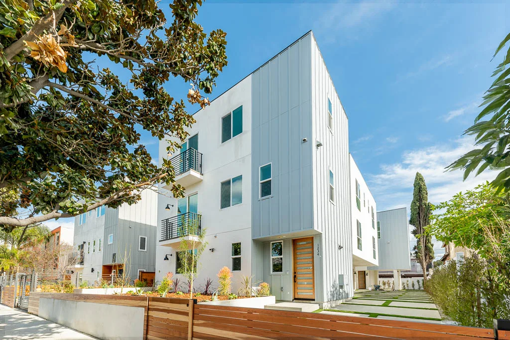 1238 N Beachwood Dr - HsHProd-10