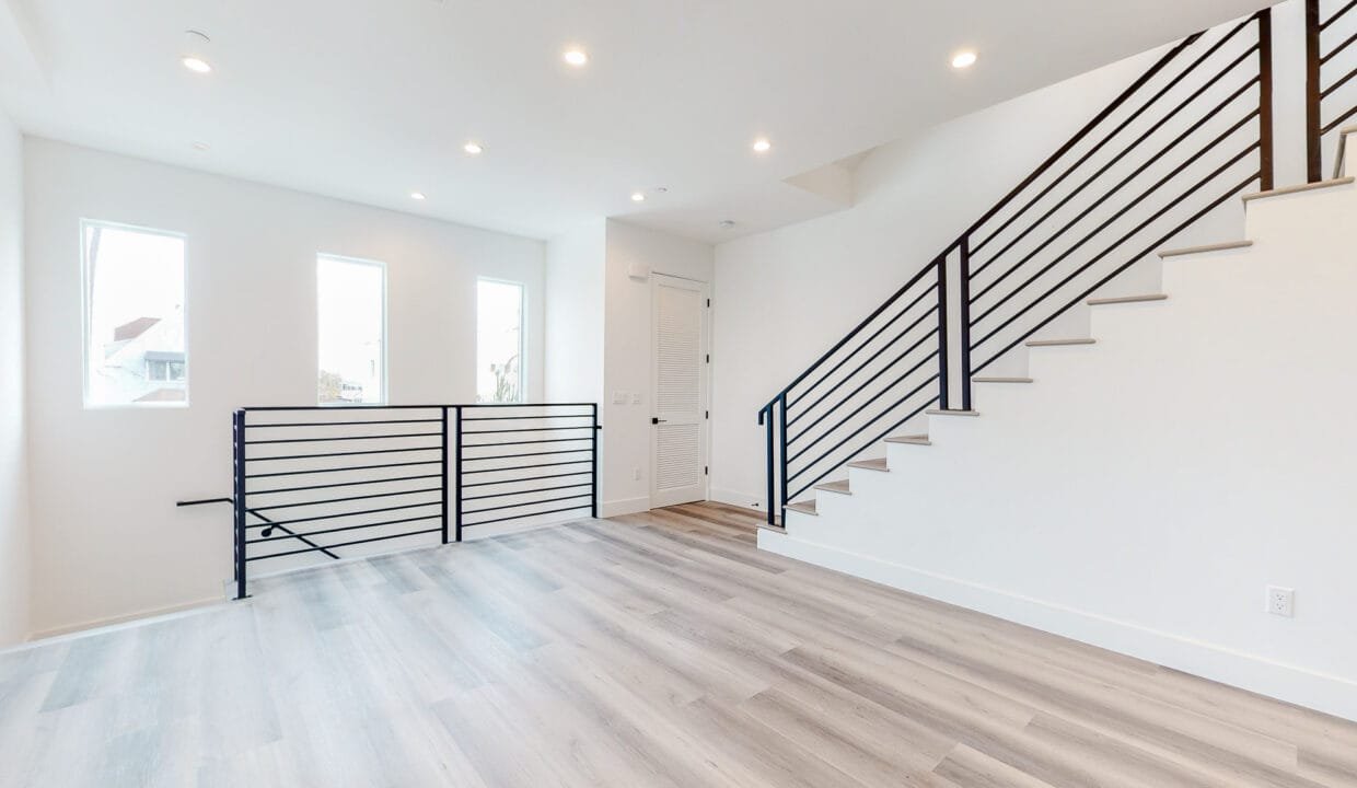 525-N-Normandie-Ave_9